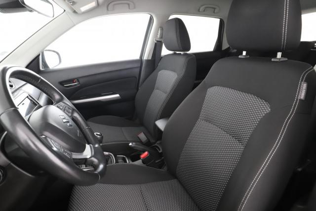 Suzuki Vitara image 9
