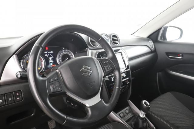 Suzuki Vitara image 2