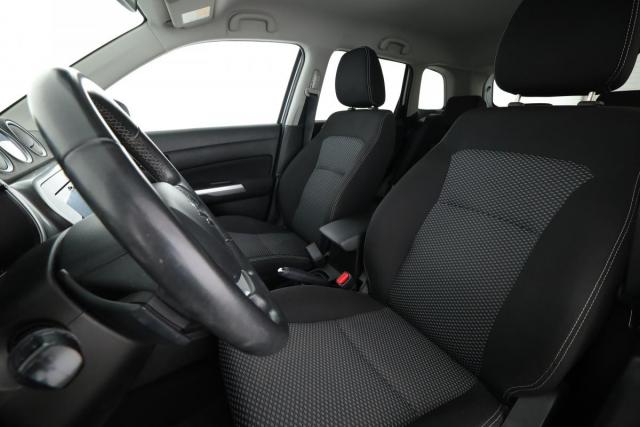 Suzuki Vitara image 3