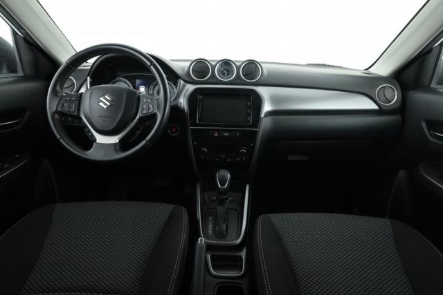 Suzuki Vitara image 2