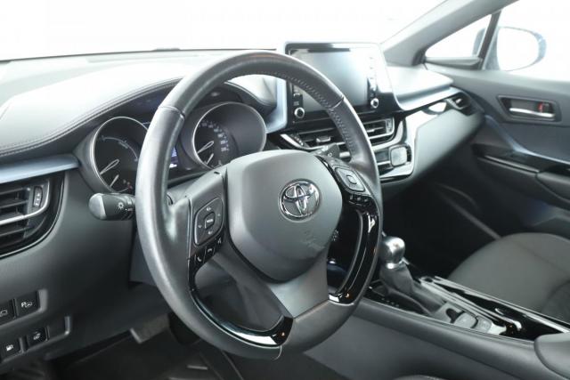 Toyota C-Hr image 6