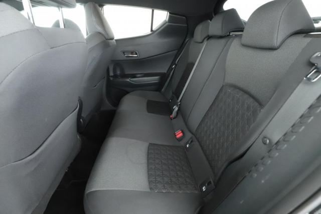 Toyota C-Hr image 4