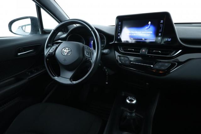 Toyota C-Hr image 4
