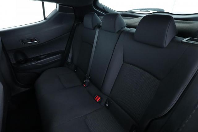 Toyota C-Hr image 5
