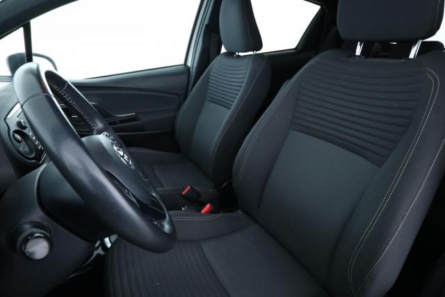 Toyota Yaris image 2