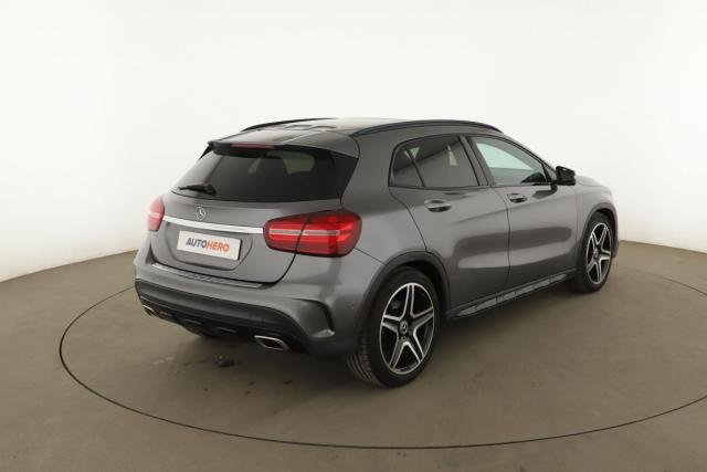Mercedes Benz Gla image 9