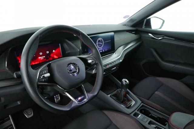 Skoda Octavia image 2