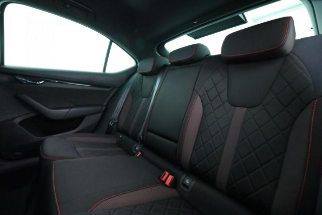 Skoda Octavia image 1