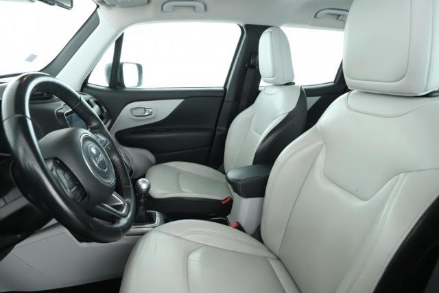 Jeep Renegade image 2