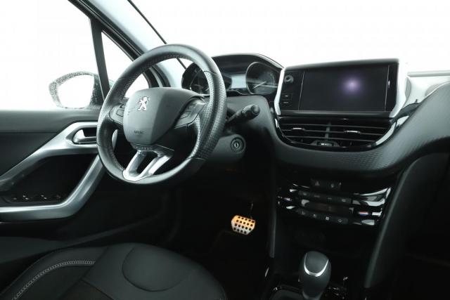 Peugeot 2008 image 6