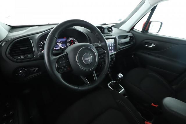Jeep Renegade image 9