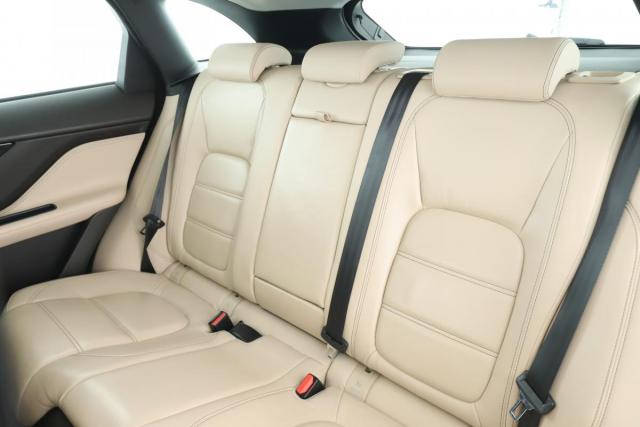 Jaguar F-Pace image 9