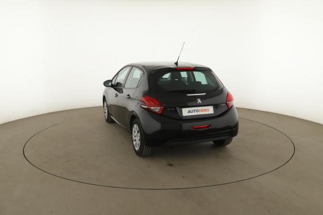 Peugeot 208 image 1