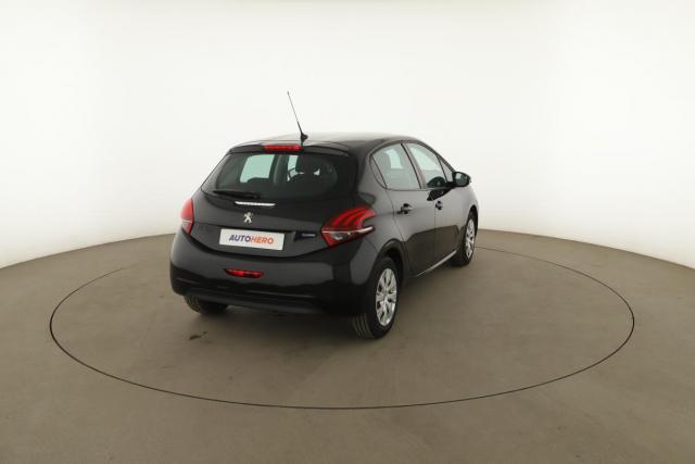 Peugeot 208 image 7