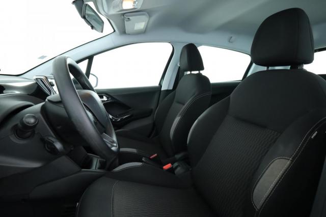 Peugeot 208 image 4