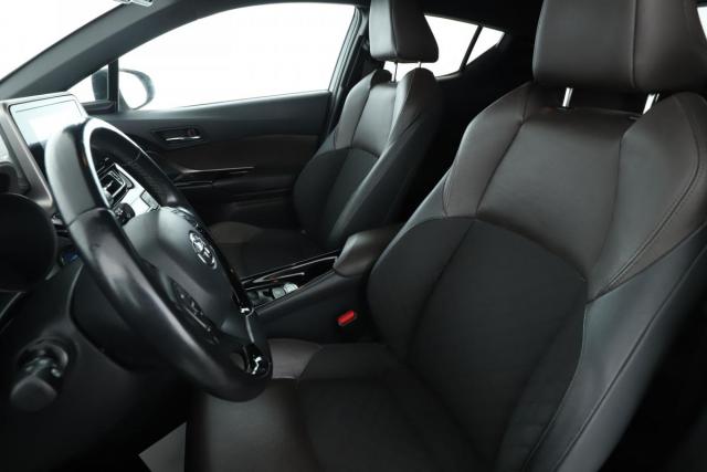 Toyota C-Hr image 7