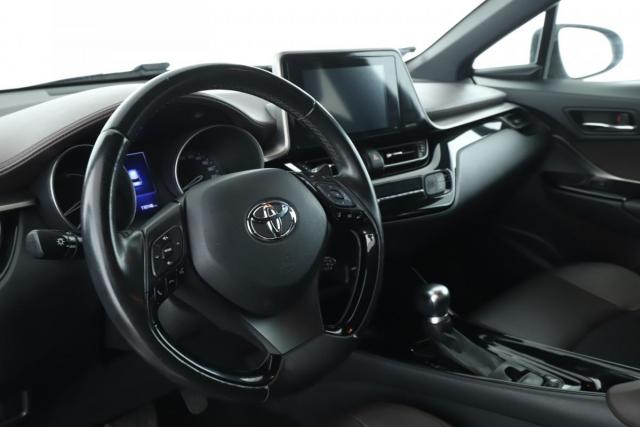 Toyota C-Hr image 9