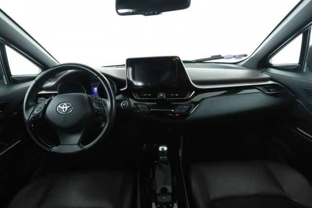 Toyota C-Hr image 8