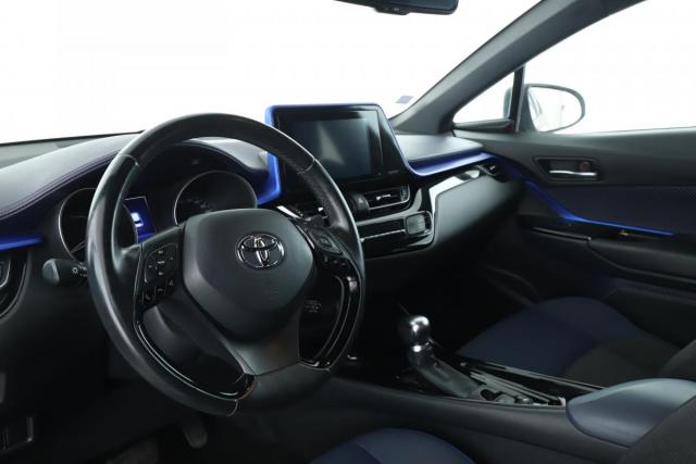 Toyota C-Hr image 8