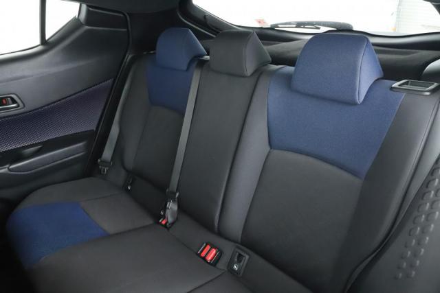 Toyota C-Hr image 4