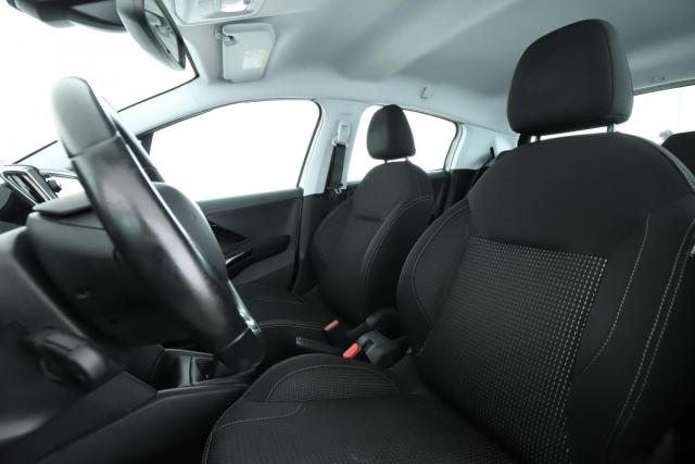 Peugeot 208 image 1