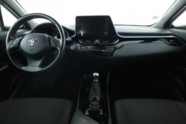Toyota C-Hr image 5