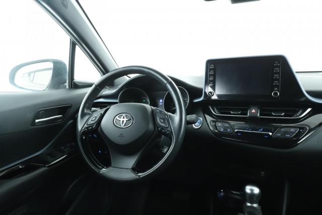 Toyota C-Hr image 6