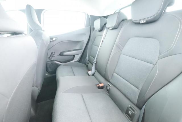 Renault Clio image 2