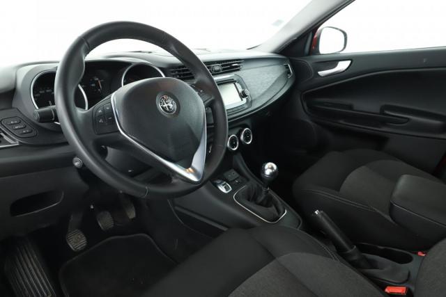 Alfa Romeo Giulietta image 2