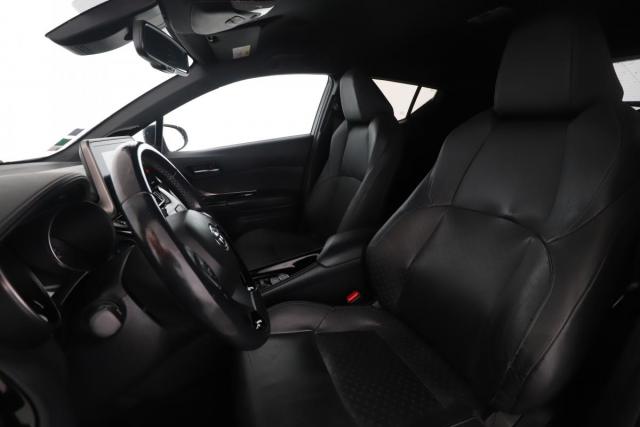 Toyota C-Hr image 9