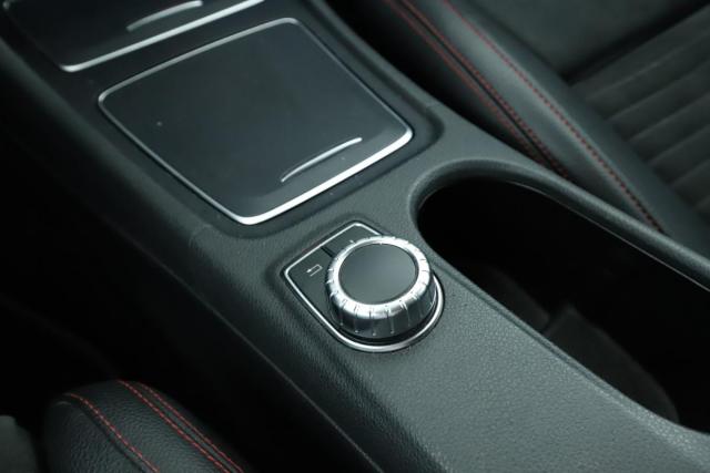 Mercedes Benz Cla Shooting Brake image 2