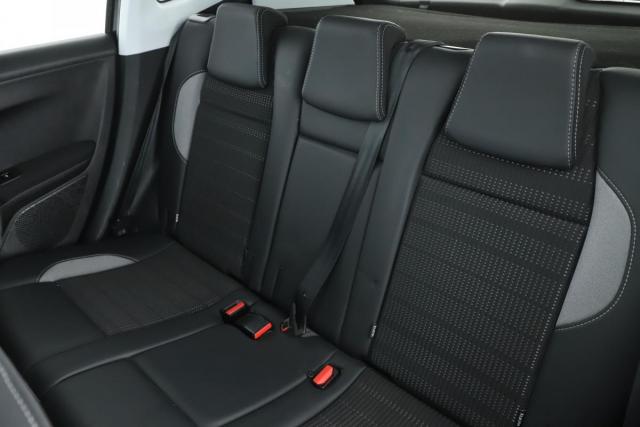 Peugeot 2008 image 6