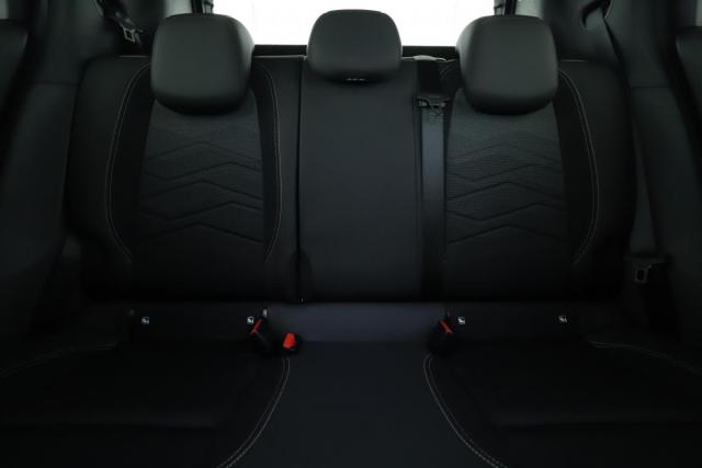 Jeep Avenger image 8