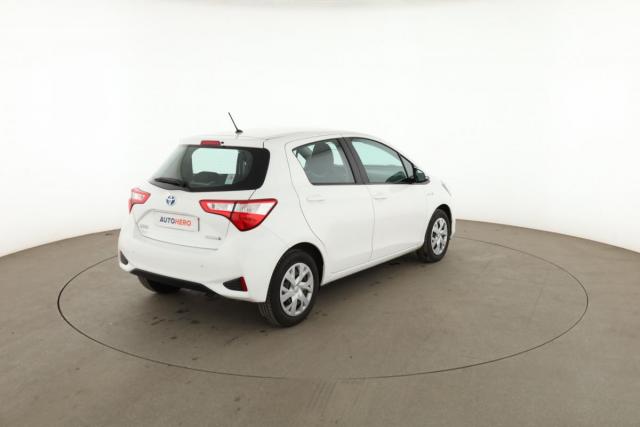 Toyota Yaris image 2