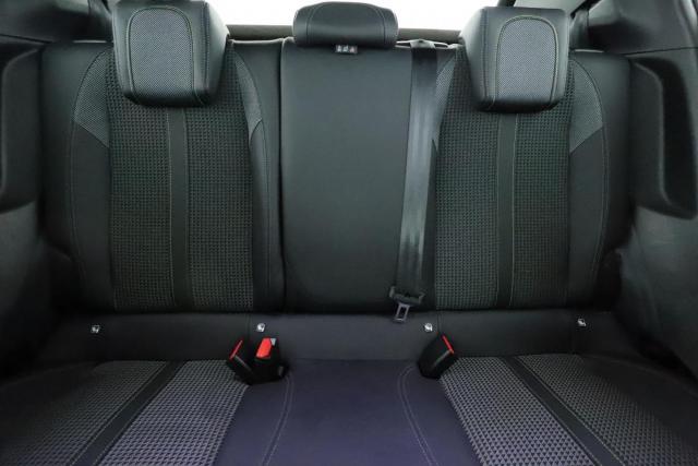 Peugeot 2008 image 8