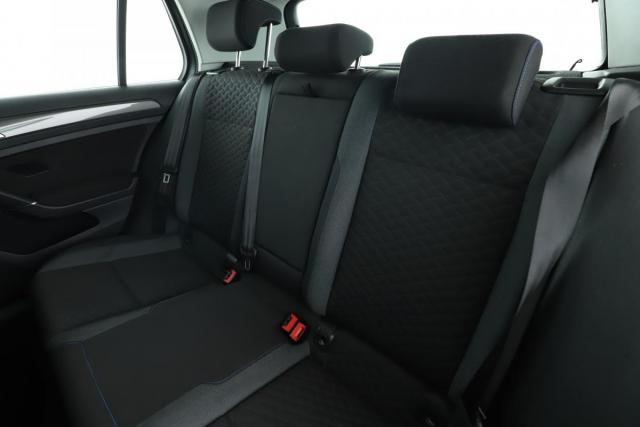 Volkswagen Golf image 5