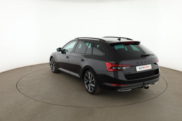 Skoda Superb Combi image 4