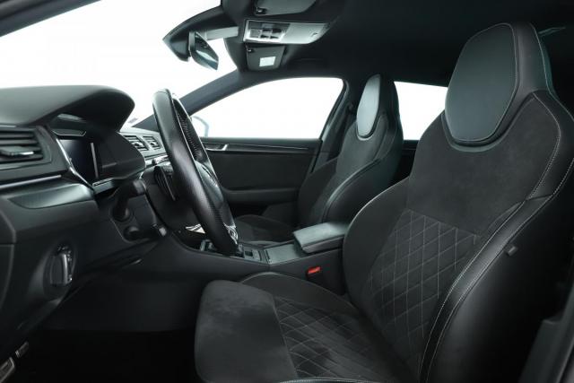 Skoda Superb Combi image 9