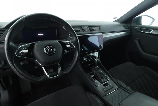 Skoda Superb Combi image 5