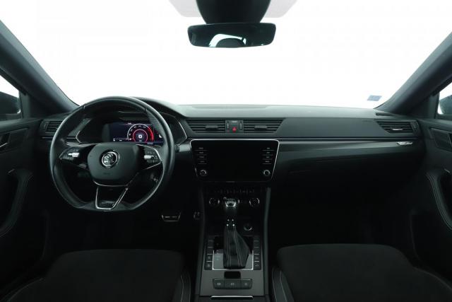 Skoda Superb Combi image 6