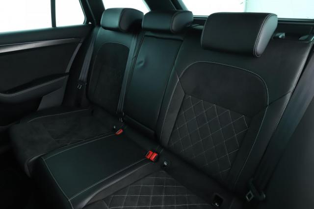 Skoda Superb Combi image 1