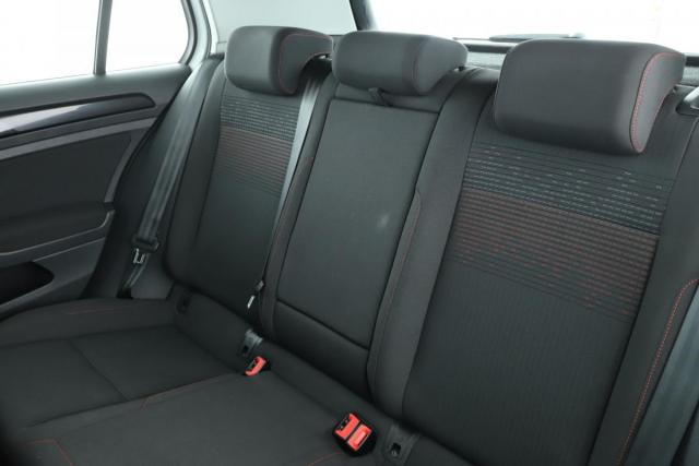 Volkswagen Golf image 1