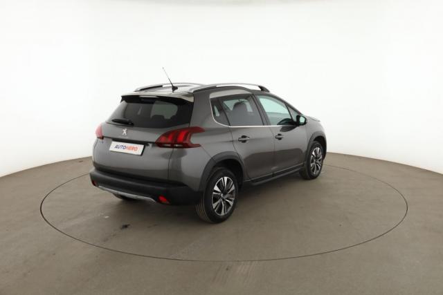 Peugeot 2008 image 2