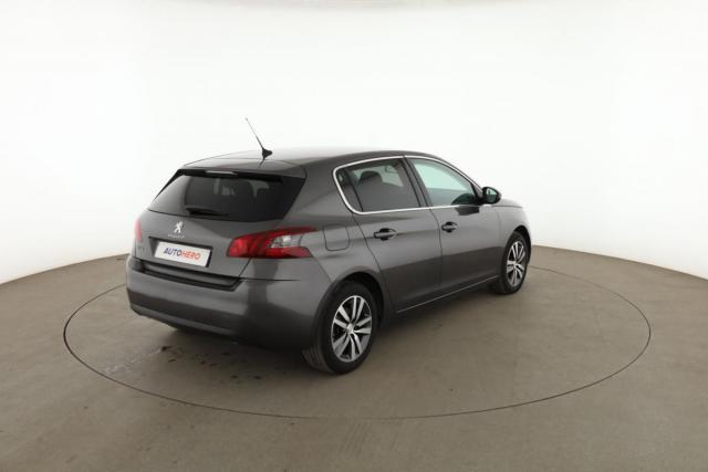 Peugeot 308 image 2