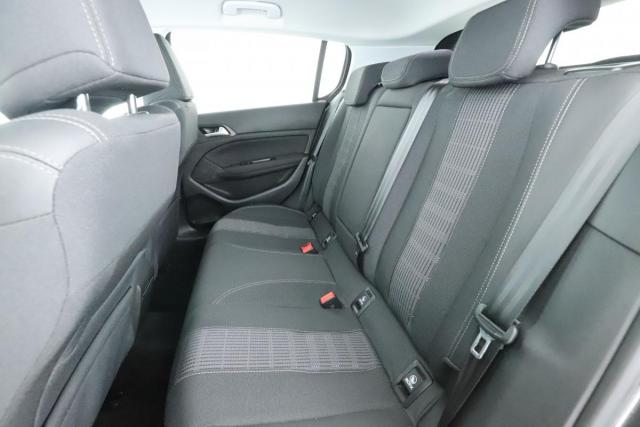 Peugeot 308 image 6