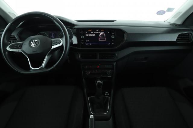 Volkswagen T-Cross image 2