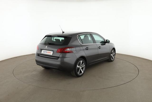 Peugeot 308 image 2