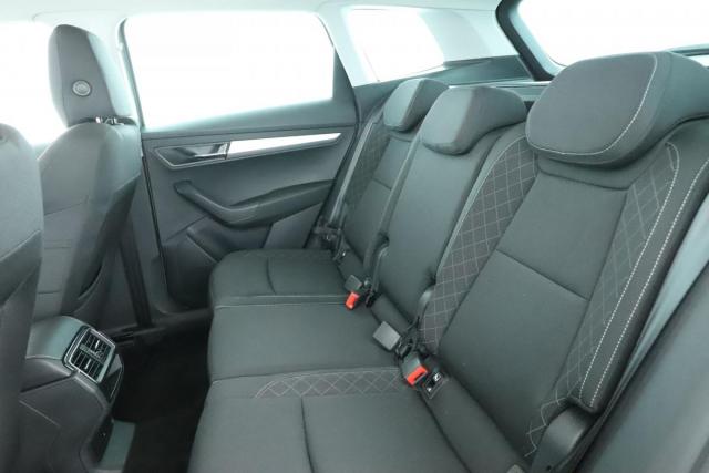 Skoda Karoq image 8