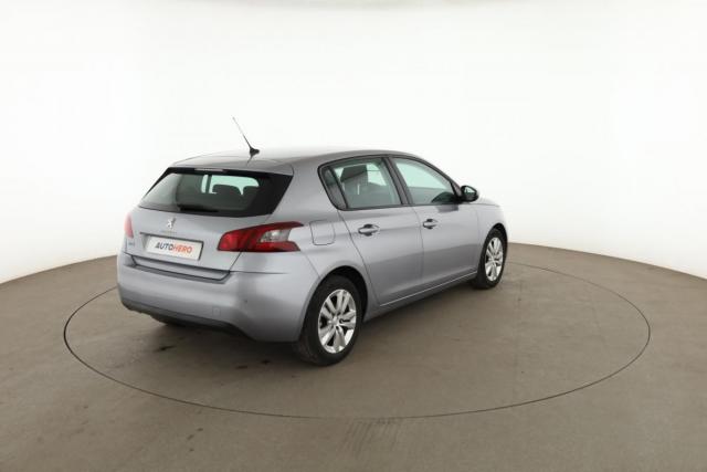 Peugeot 308 image 2