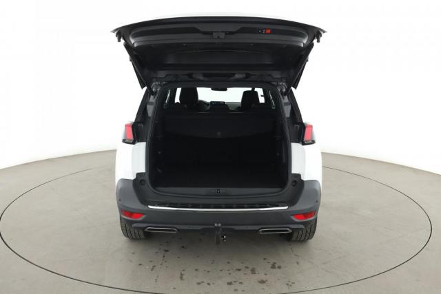 Peugeot 5008 image 1